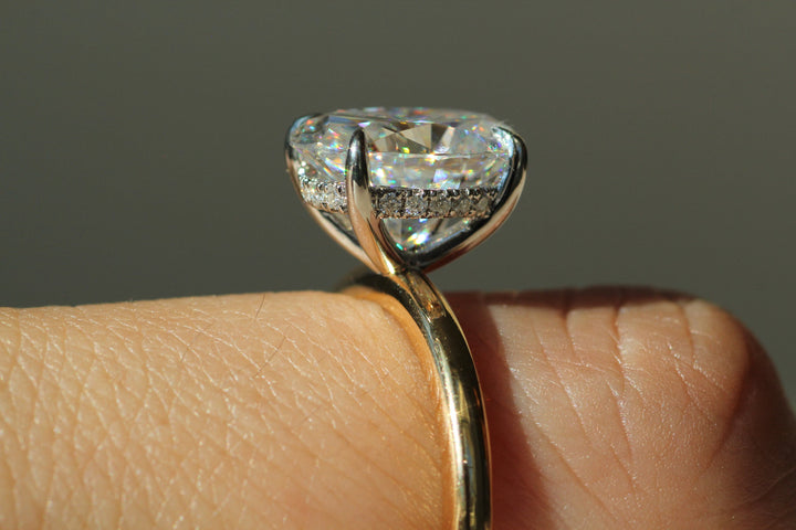 1.0-3.0 CT Oval Diamond Engagement Ring
