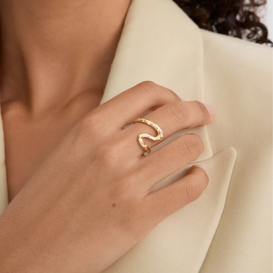 0.30 TCW Round Diamond Flush Set Unique Wedding Band