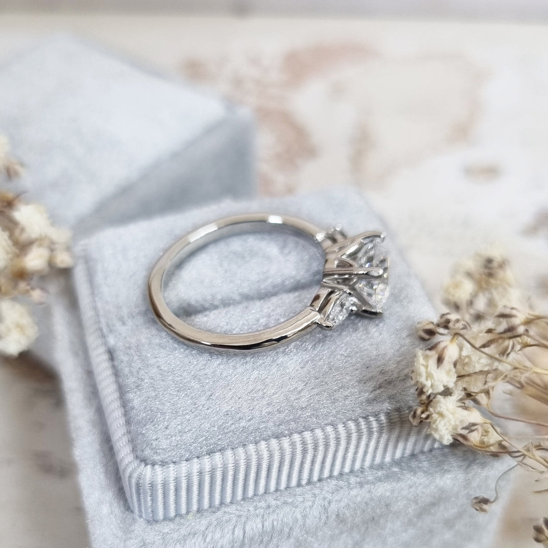 1.0-3.0 CT Round Cut Three Stone Lab Grown Diamond Engagement Ring