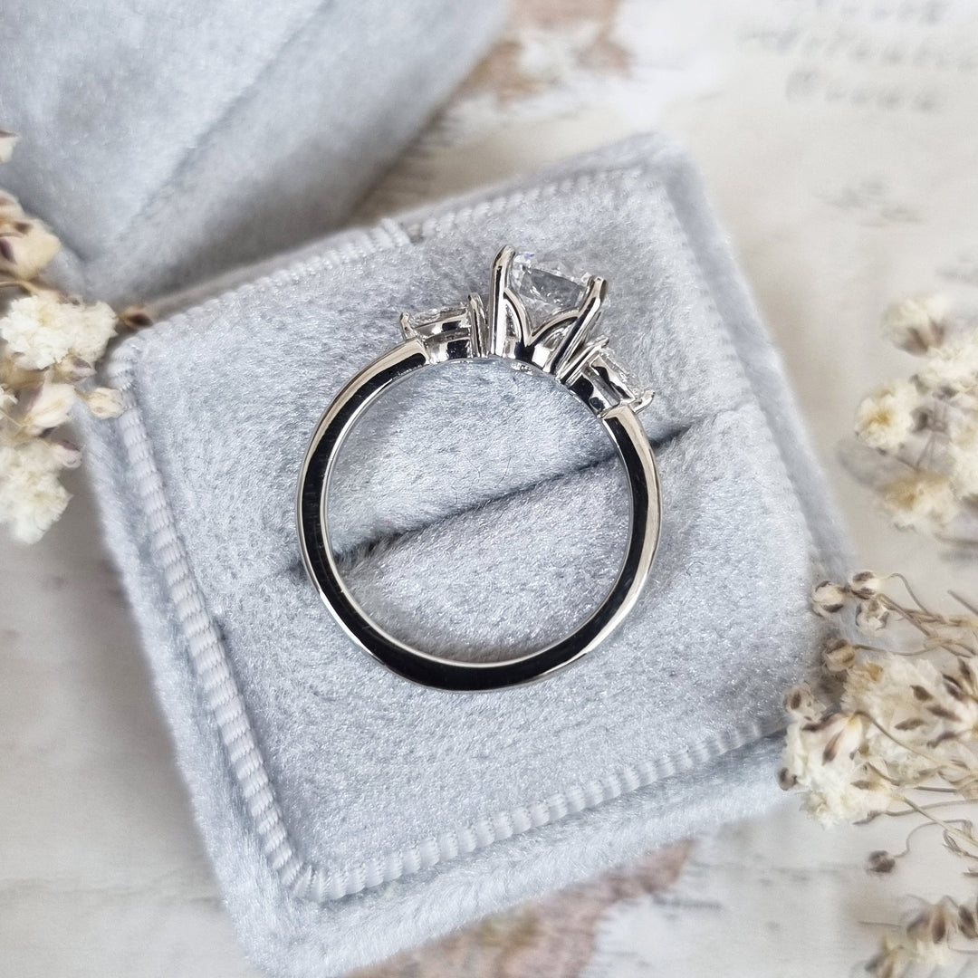 1.0-3.0 CT Round Cut Three Stone Lab Grown Diamond Engagement Ring