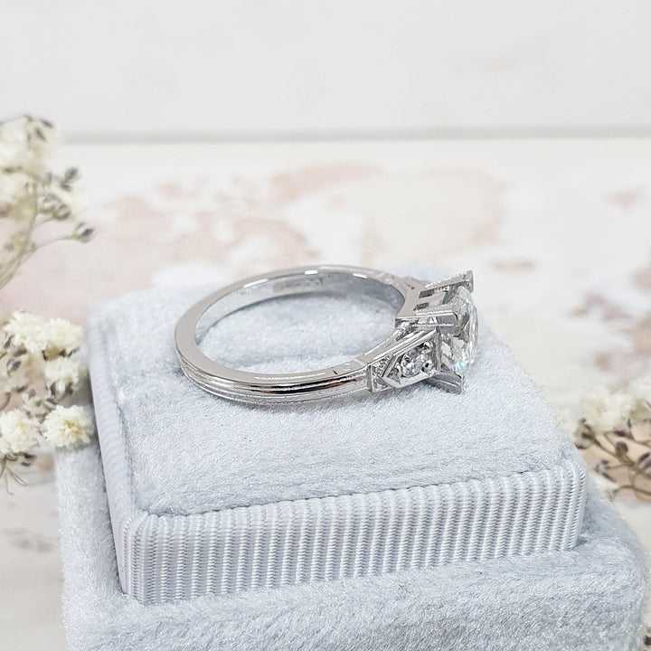 1.0-3.0 CT Round Cut Three Stone Lab Grown Diamond Engagement Ring