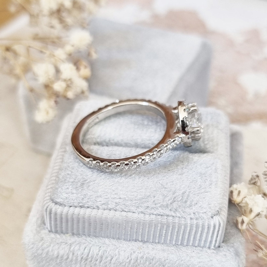 0.80 CT Round Cut Halo Style Lab Grown Diamond Engagement Ring