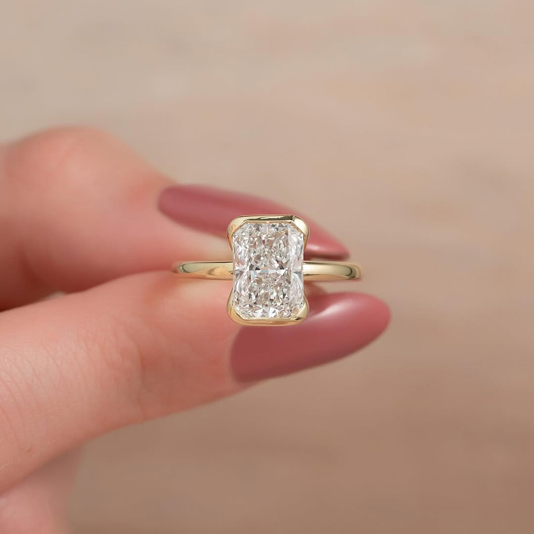 1.5-3.5 CT Radiant Lab Grown Diamond Solitaire Setting Engagement Ring