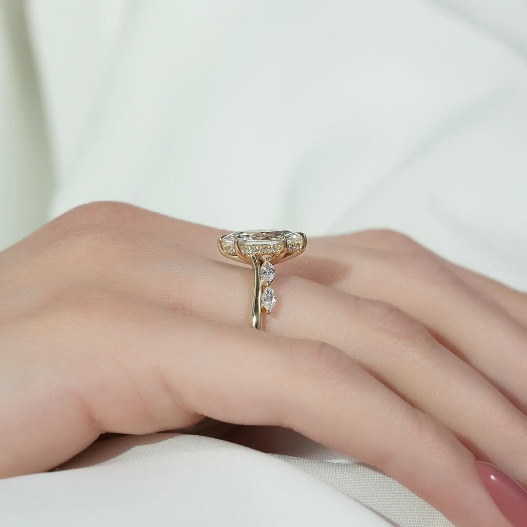 1.5-3.5 CT Marquise  Lab Grown Diamond Unique Setting Engagement Ring