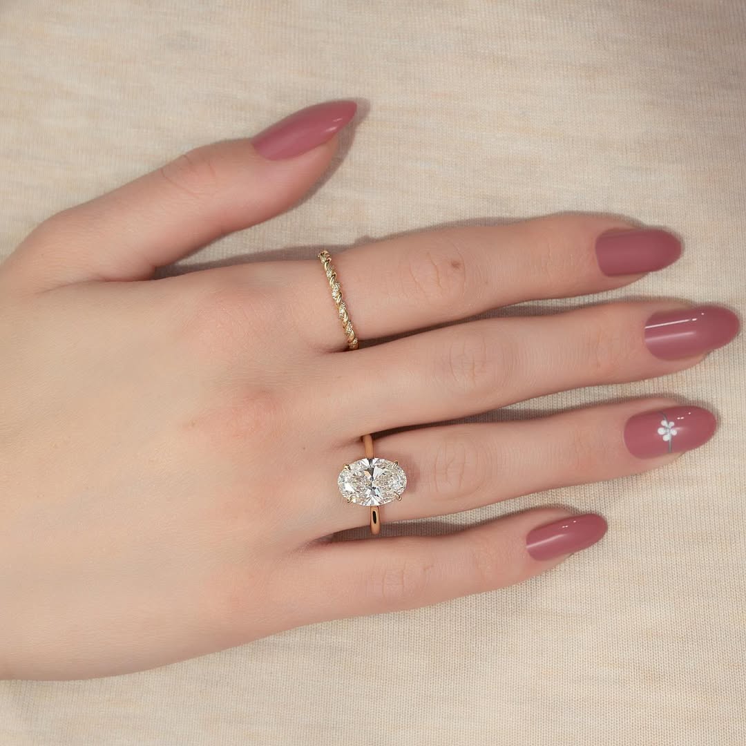 2.0-4.0CT Oval Lab Grown Diamond Hidden Halo Setting Engagement Ring