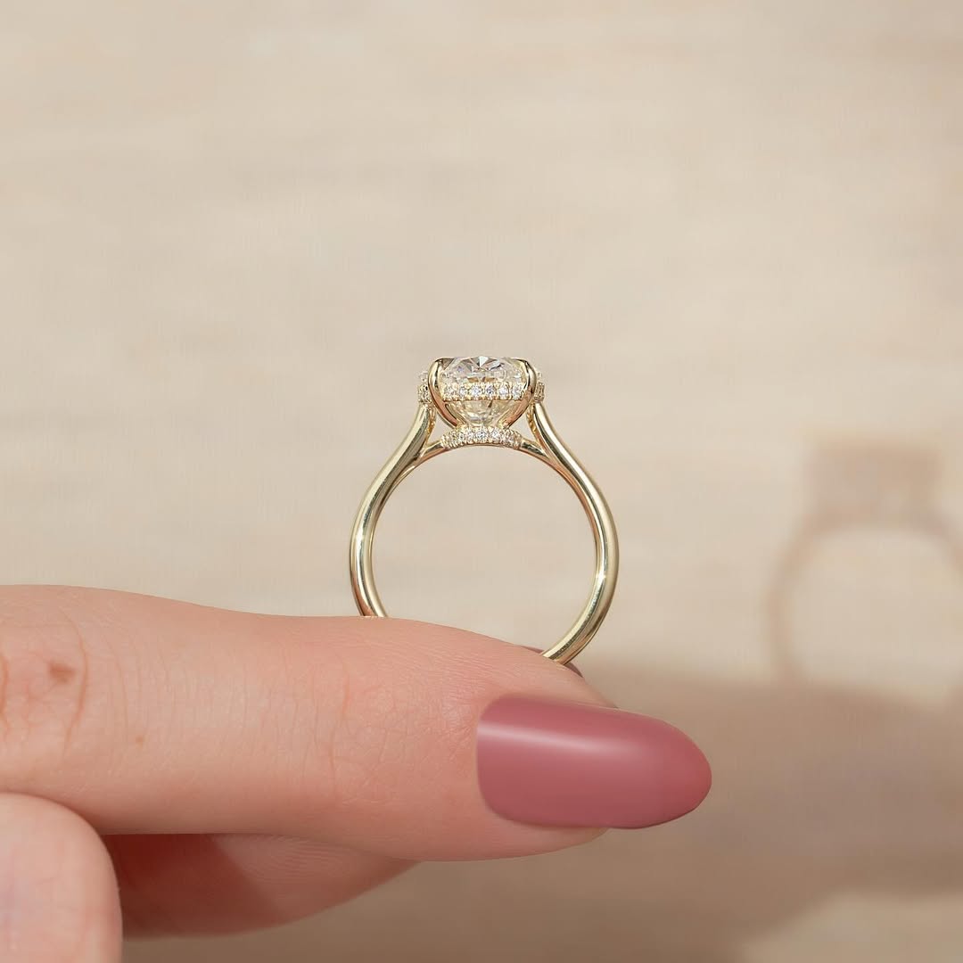 2.0-4.0CT Oval Lab Grown Diamond Hidden Halo Setting Engagement Ring