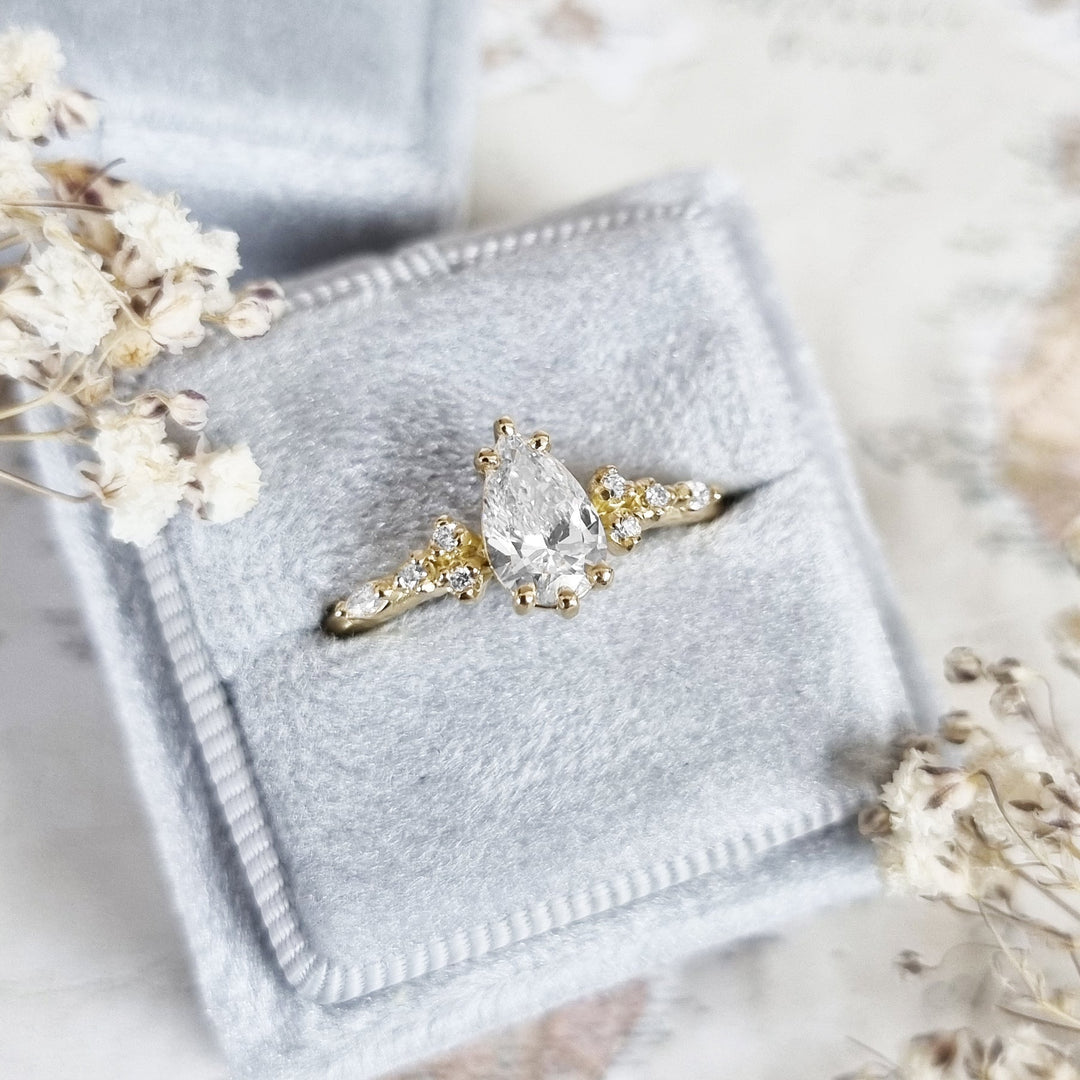 0.79-2.79 CT Pear Cut Pave Setting Lab Grown Diamond Engagement Ring