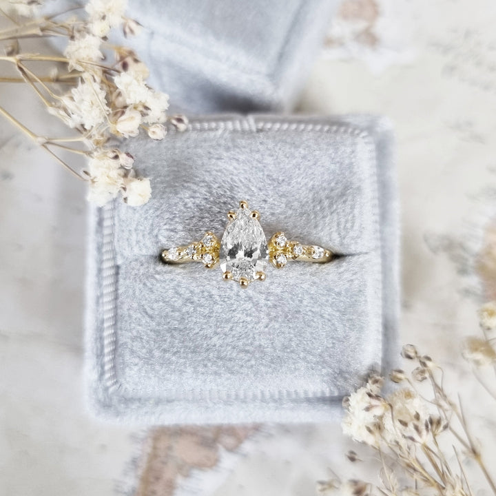 0.79-2.79 CT Pear Cut Pave Setting Lab Grown Diamond Engagement Ring