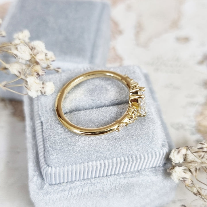 0.79-2.79 CT Pear Cut Pave Setting Lab Grown Diamond Engagement Ring