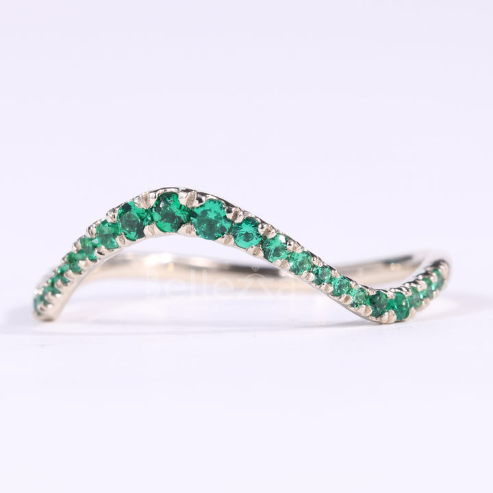 Round Cut Greem Gemstone Curved Moissanite Wedding Band