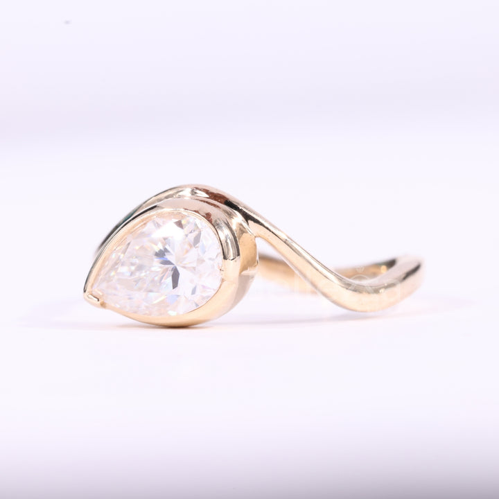 1.0CT East-West Pear Cut Unique Curved Moissanite Engagement Ring