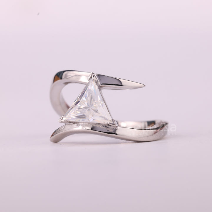 1.0CT Triangle Cut Diamond Unique Solitaore Engagement Ring