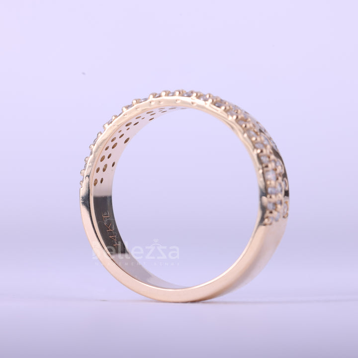 Round Cut Cluster Diamond Flush Set Moissanite Wedding Band