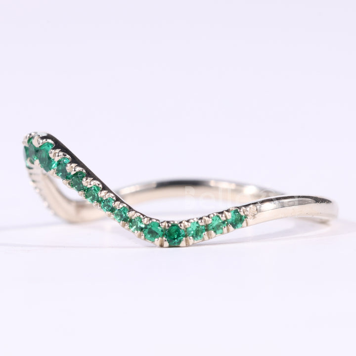 Round Cut Greem Gemstone Curved Moissanite Wedding Band