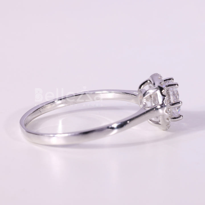 0.50CT Round Cut Diamond Halo Setting Moissanite Engagement Ring