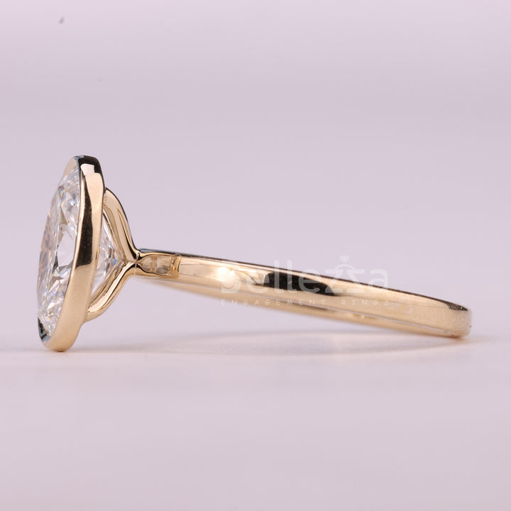 2.0CT Oval Cut Bezel Setting Moissanite Engagement Ring