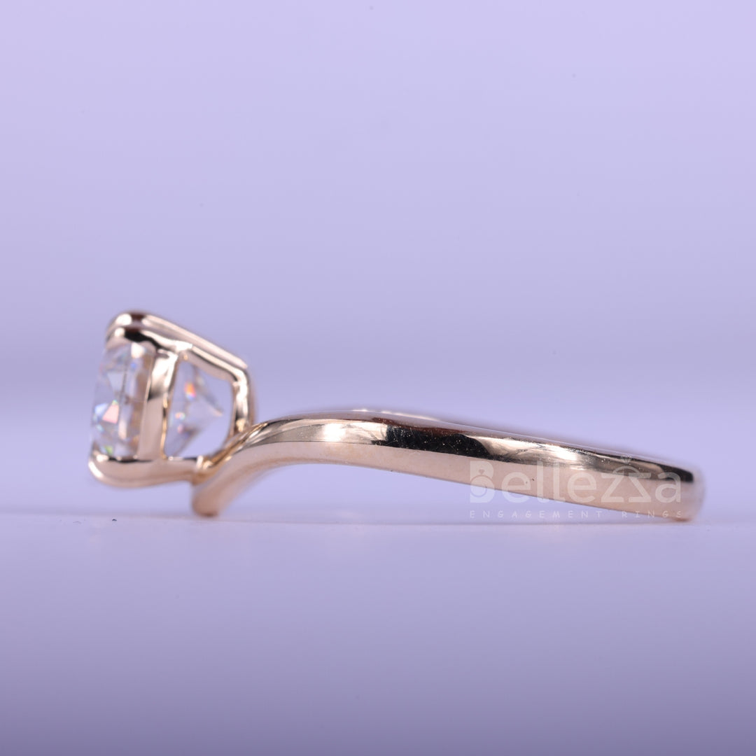 1.50CT East-West Oval Cut Curved Moissanite Engagement Ring