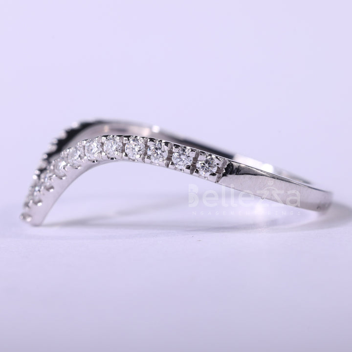 Round Cut Curved Moissanite Wedding Band