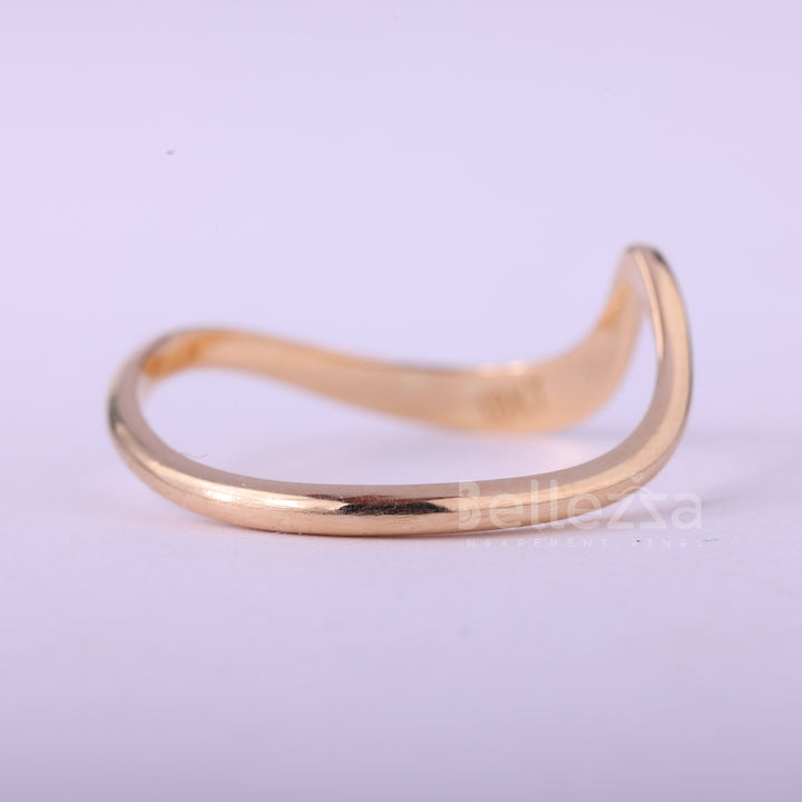 18K Solid Gold Curved Pl;ain Wedding Band