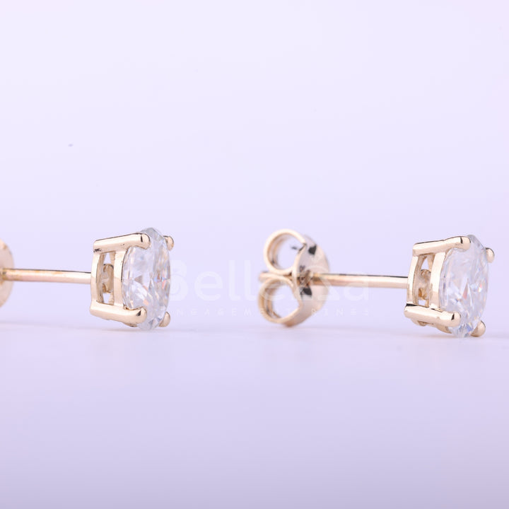 2.0CTW Oval Cut Diamond Solitaire Moissanite Stud Earrings