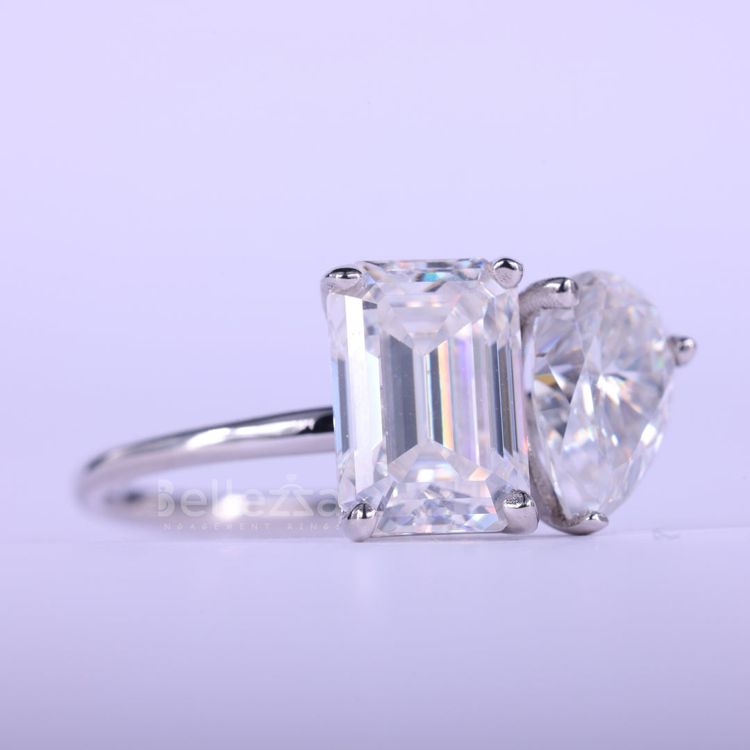 1.0CT Emerald & Pear Cut Toi Et Moi Moissanite Engagement Ring