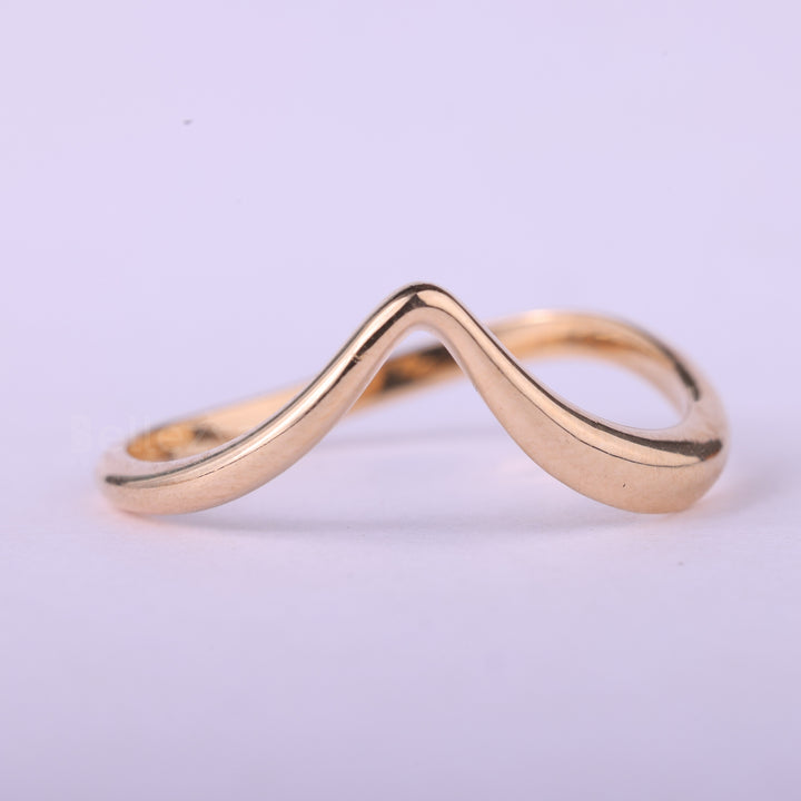 18K Solid Gold Curved Pl;ain Wedding Band