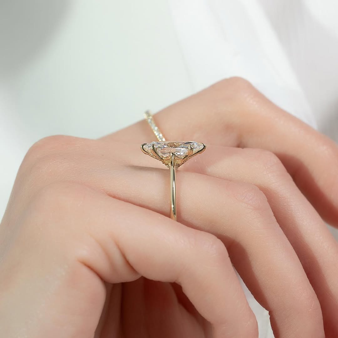 1.5-2.5 CT Marquise  Lab Grown Diamond Unique Setting Engagement Ring