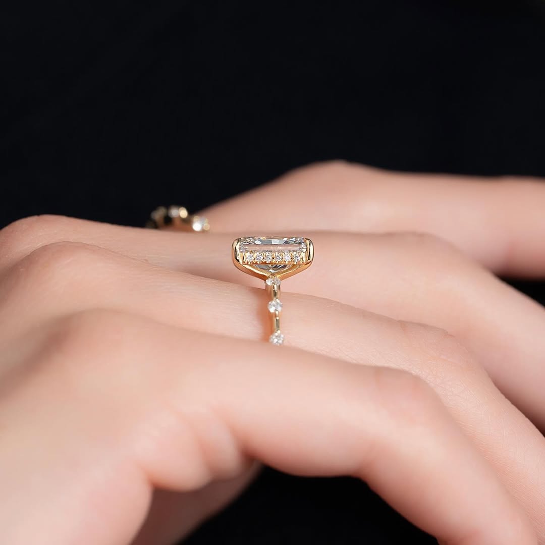 1.0-3.0 CT Radiant Lab Grown Diamond Dainty Setting Engagement Ring