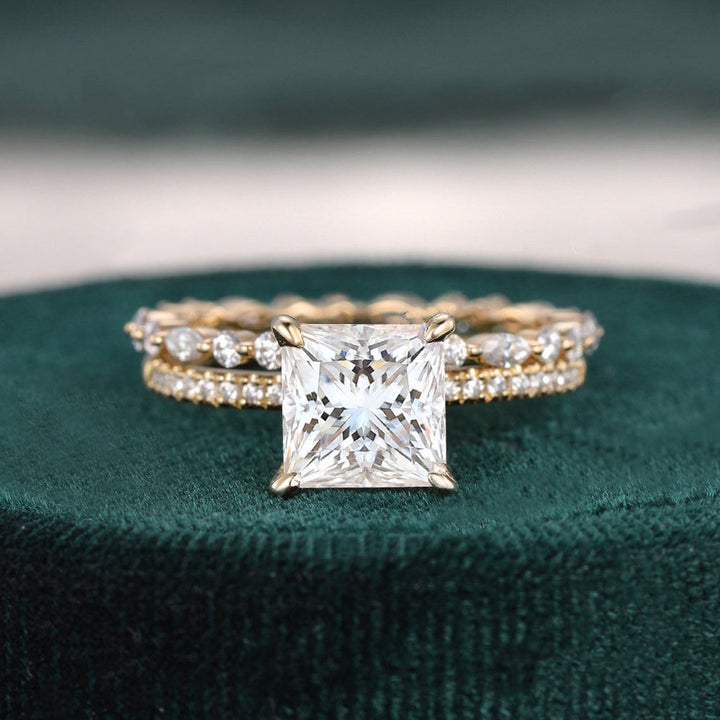 princess-cut-solitaire-moissanite-bridal-ring-set