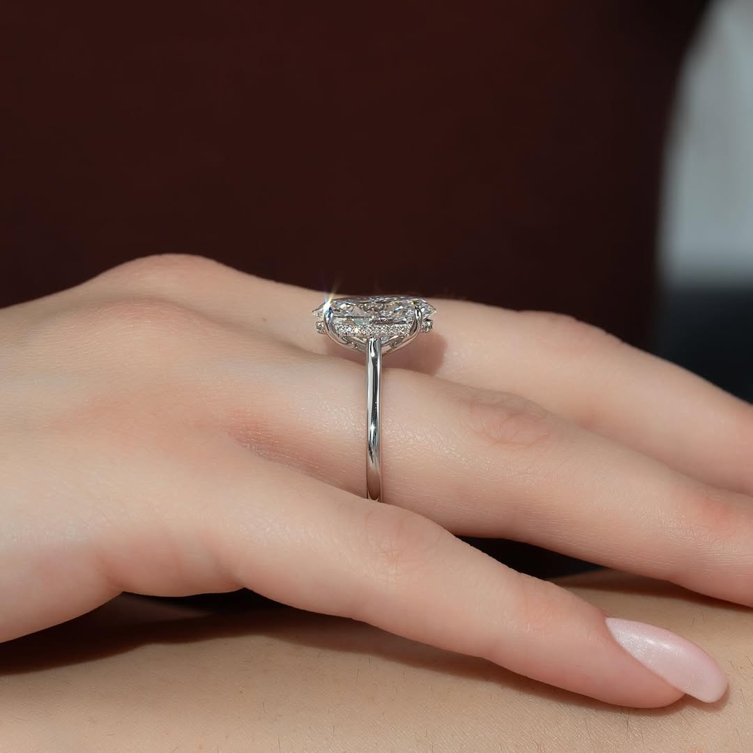 3.5-5.5 CT Oval  Lab Grown Diamond Hidden Halo Setting Engagement Ring