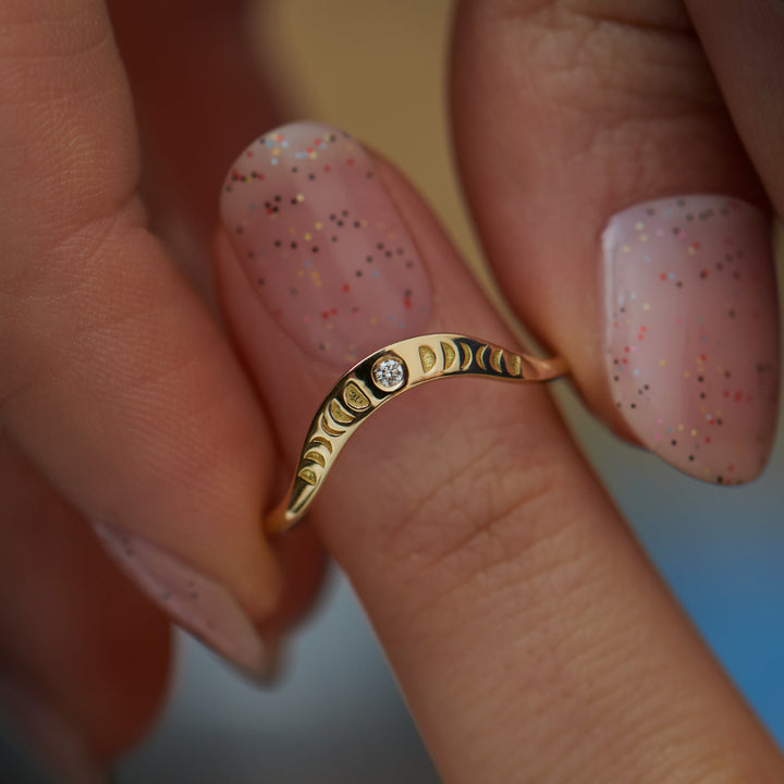 Round Diamond Curved Moon Phase Lab Grown Wedding Band