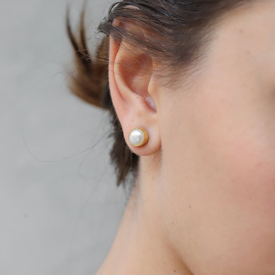 Delicated Pearl Gemstone Stud Earrings For Her -June Birthstone
