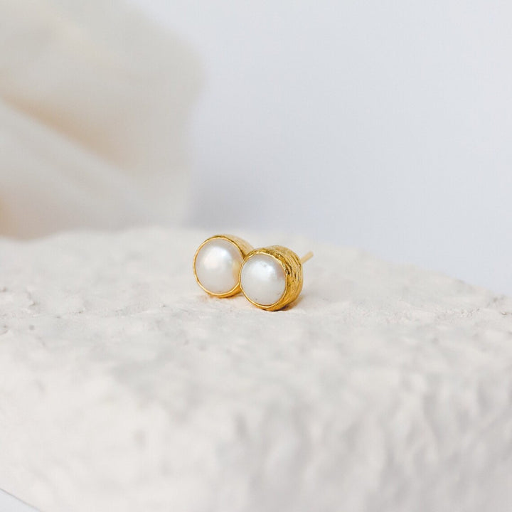 Delicated Pearl Gemstone Stud Earrings For Her -June Birthstone