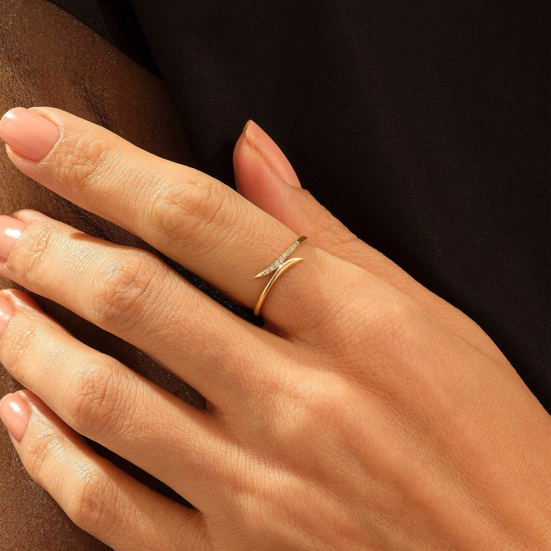 0-43ct-round-wrap-around-wave-moissanite-diamond-wedding-band-in-18k-solid-gold