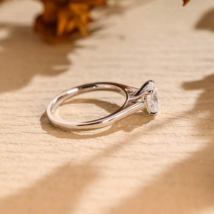1.0 CT Oval Cut Diamond Solitaire Moissanite Engagement Ring