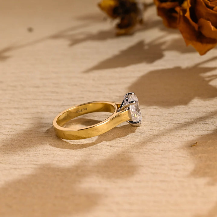 1.0 CT Oval Cut Solitaire Diamond Moissanite Engagement Ring