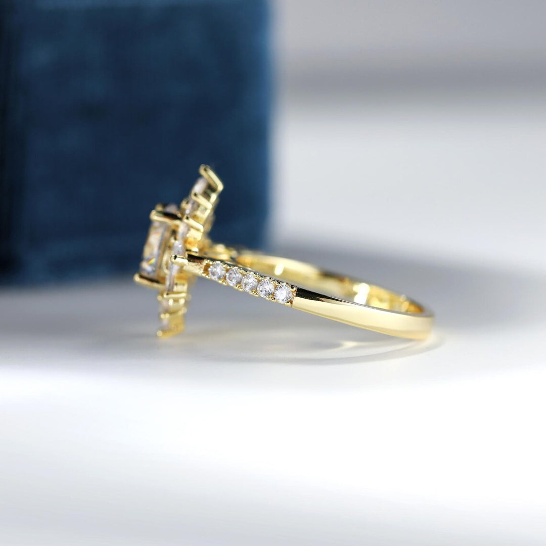 2.0 CT Round Cut Floral Halo Diamond Moissanite Engagement Ring