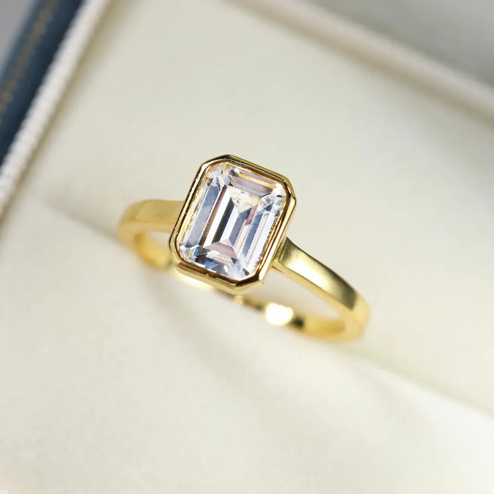 1.0CT Emerald Daimond Bezel Set Solitaire Moissanite Engagement Ring
