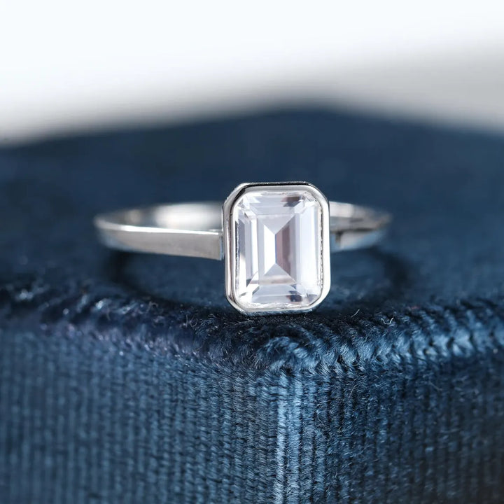 2.0CT Emerald Daimond Bezel Set Solitaire Moissanite Engagement Ring