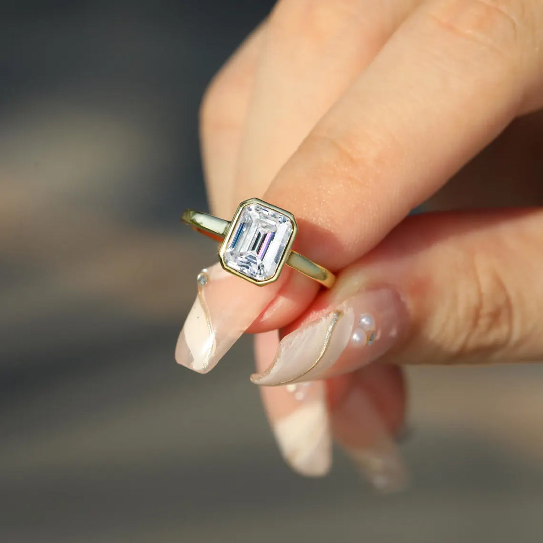 1.0CT Emerald Daimond Bezel Set Solitaire Moissanite Engagement Ring