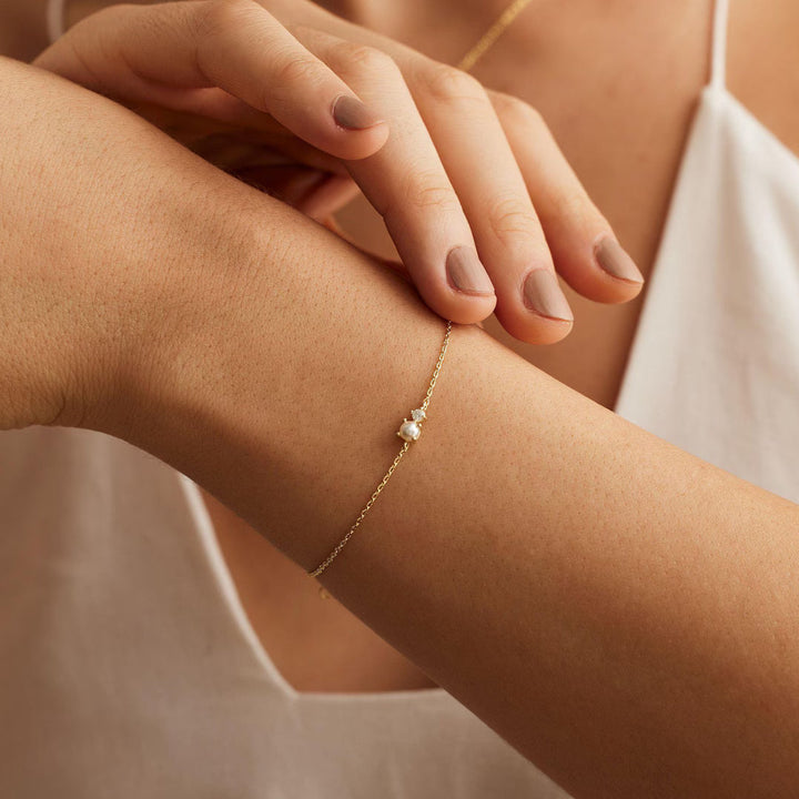 Minimalist Pearl Gemstone Bracelet With Diamond -June Birthstone