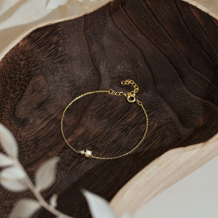 Minimalist Pearl Gemstone Bracelet With Diamond -June Birthstone