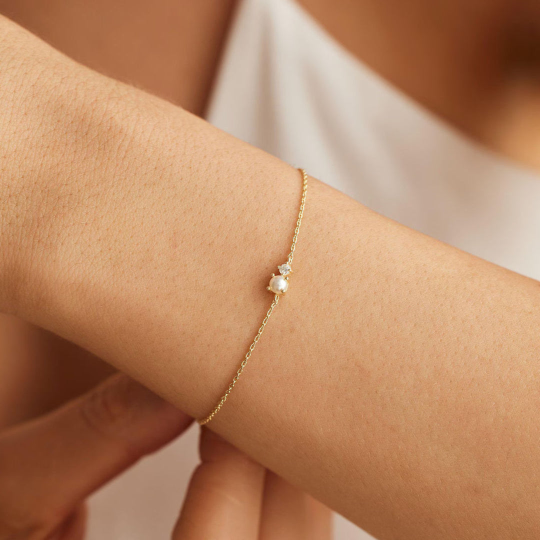 Minimalist Pearl Gemstone Bracelet With Diamond -June Birthstone