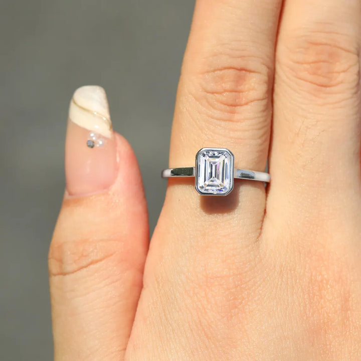 2.0CT Emerald Daimond Bezel Set Solitaire Moissanite Engagement Ring