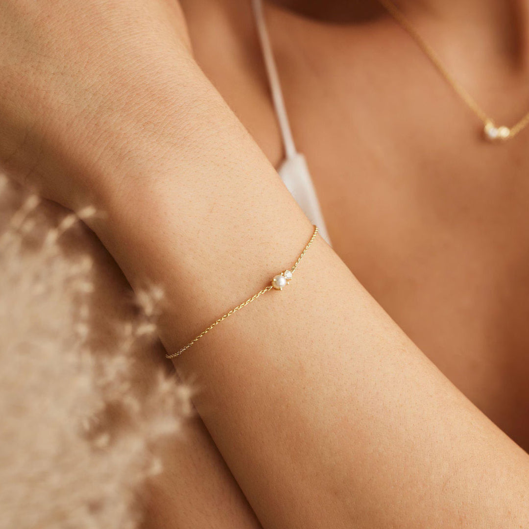 Minimalist Pearl Gemstone Bracelet With Diamond -June Birthstone