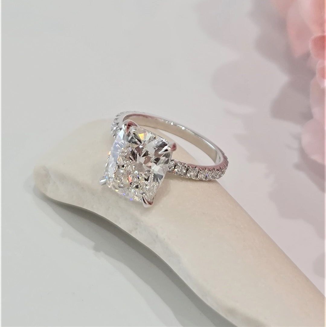 2.0 CT-4.0 CT Cushion Pave Setting Lab Grown Diamond Engagement Ring