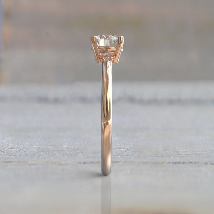 1.0 CT Cushion Cut Moissanite Solitaire Diamond Engagement Ring