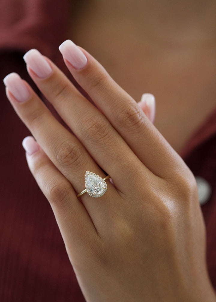 1.0-3.0 CT Pear Diamond Engagement Ring With Halo Setting
