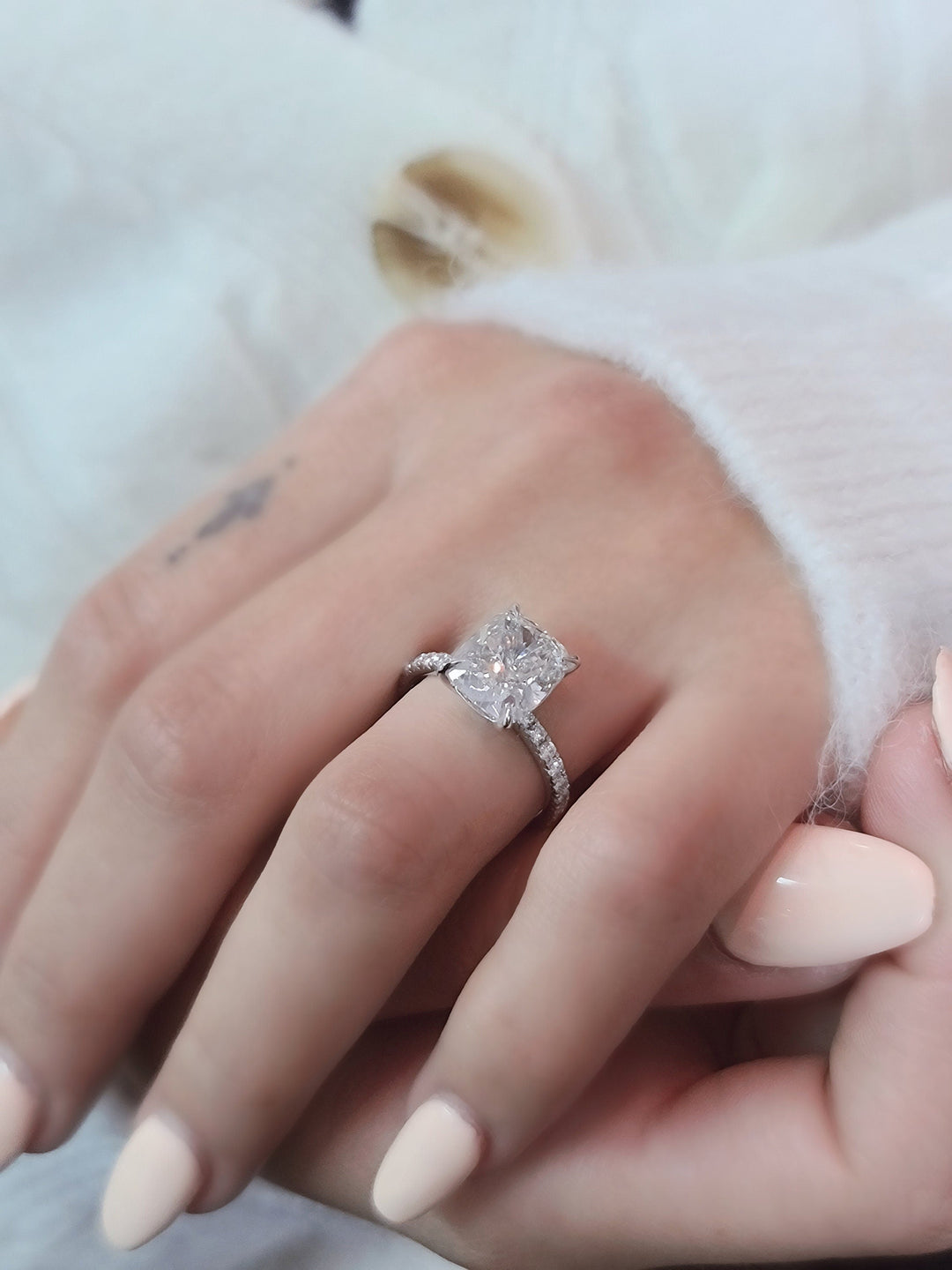 2.0 CT-4.0 CT Cushion Pave Setting Lab Grown Diamond Engagement Ring