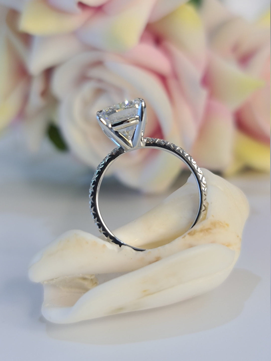 2.0 CT-4.0 CT Cushion Pave Setting Lab Grown Diamond Engagement Ring